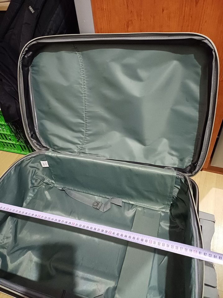 Gri Minimalist Erkek Bavulu - Görsel 4