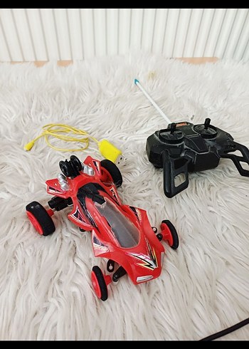 Kırmızı Oyuncak Araba - Görsel 3