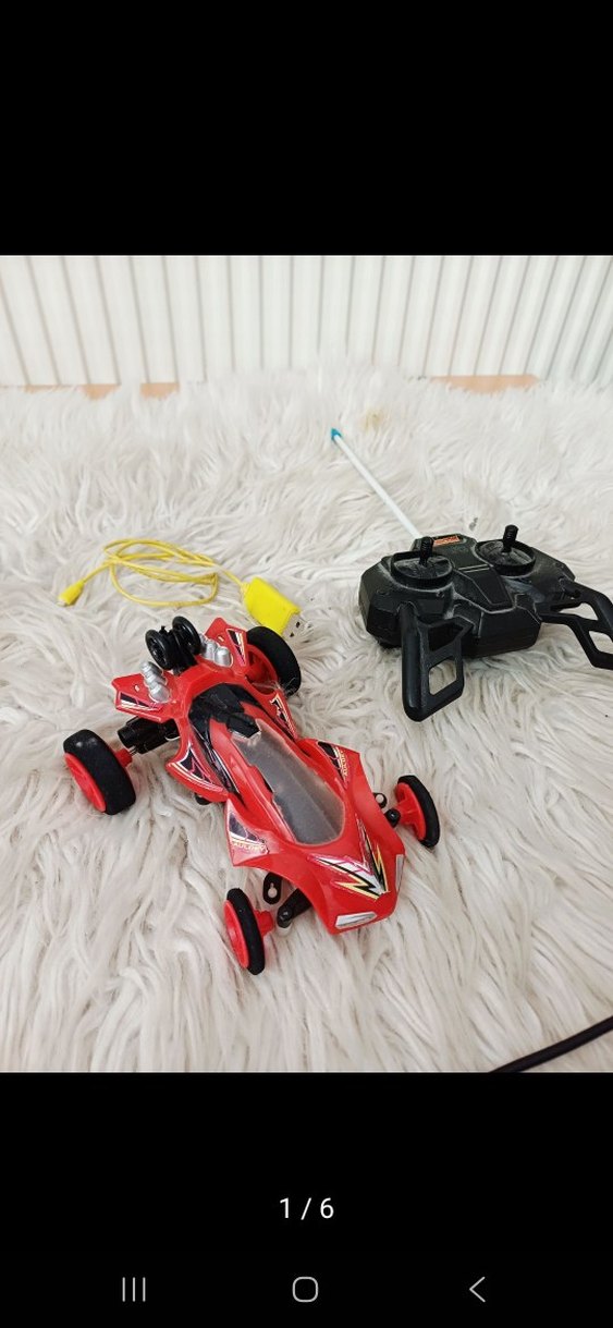 Kırmızı Oyuncak Araba - Görsel 3