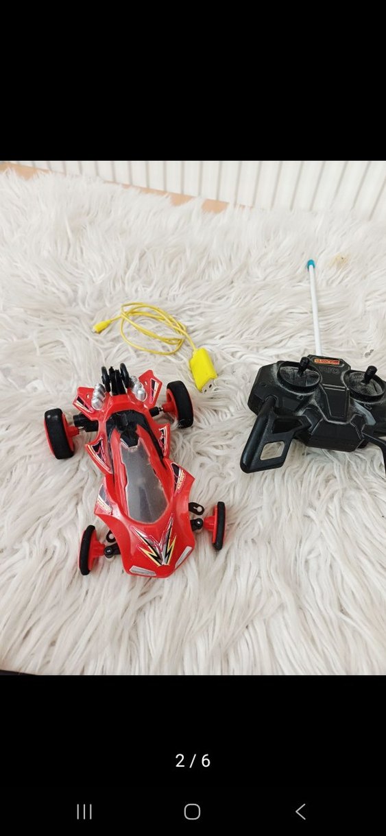 Kırmızı Oyuncak Araba - Görsel 2