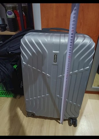 Gri Erkek Valiz, Tokalı, Minimalist Tasarım - Görsel 4