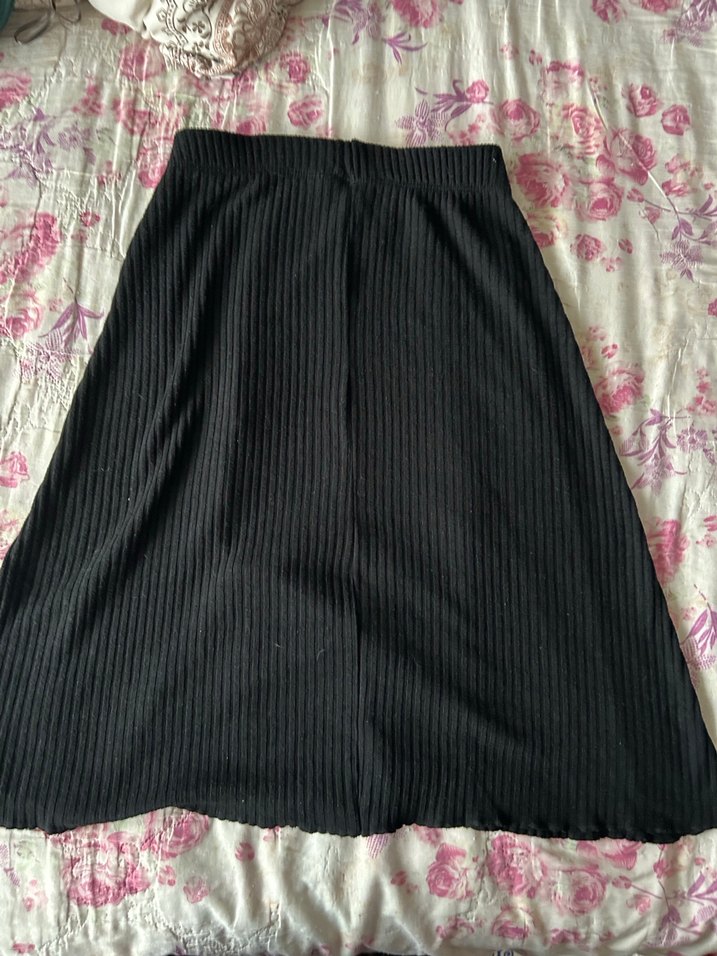 Piliseli Siyah Uzun yırtmaçlı etek - Görsel 2