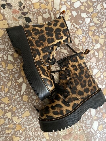 37 Beden Leopar bot