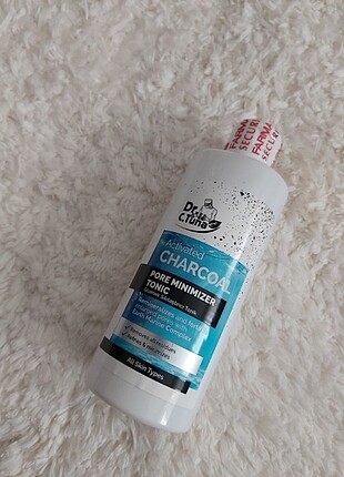 Pore minimizer tonic