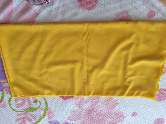 Sarı krep parça kumaş