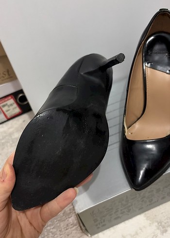 siyah topuklu ayakkabı - Görsel 3