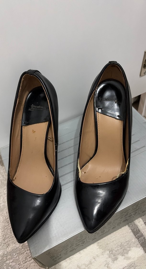 siyah topuklu ayakkabı - Görsel 2