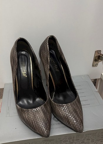 Yılan Derisi Desenli Bej Stiletto - Görsel 2