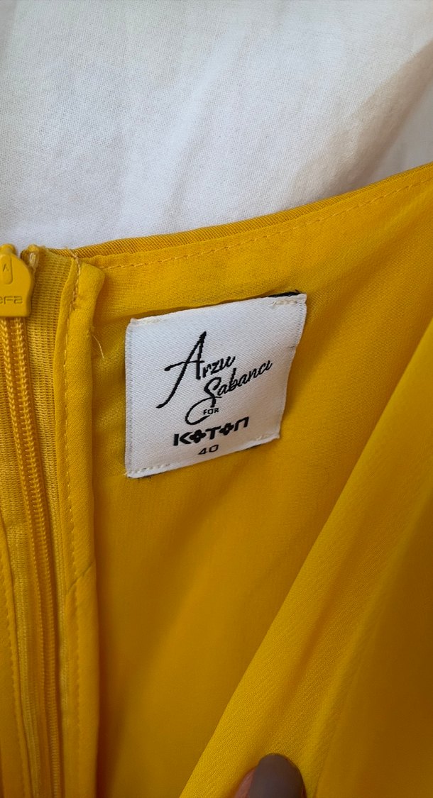 Sarı Keten Midi Drapeli V Yaka Elbise - Görsel 5