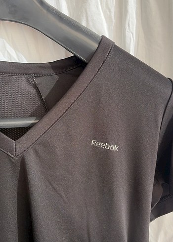 Siyah V Yaka Kısa Kollu Kadın Tişört - Görsel 2