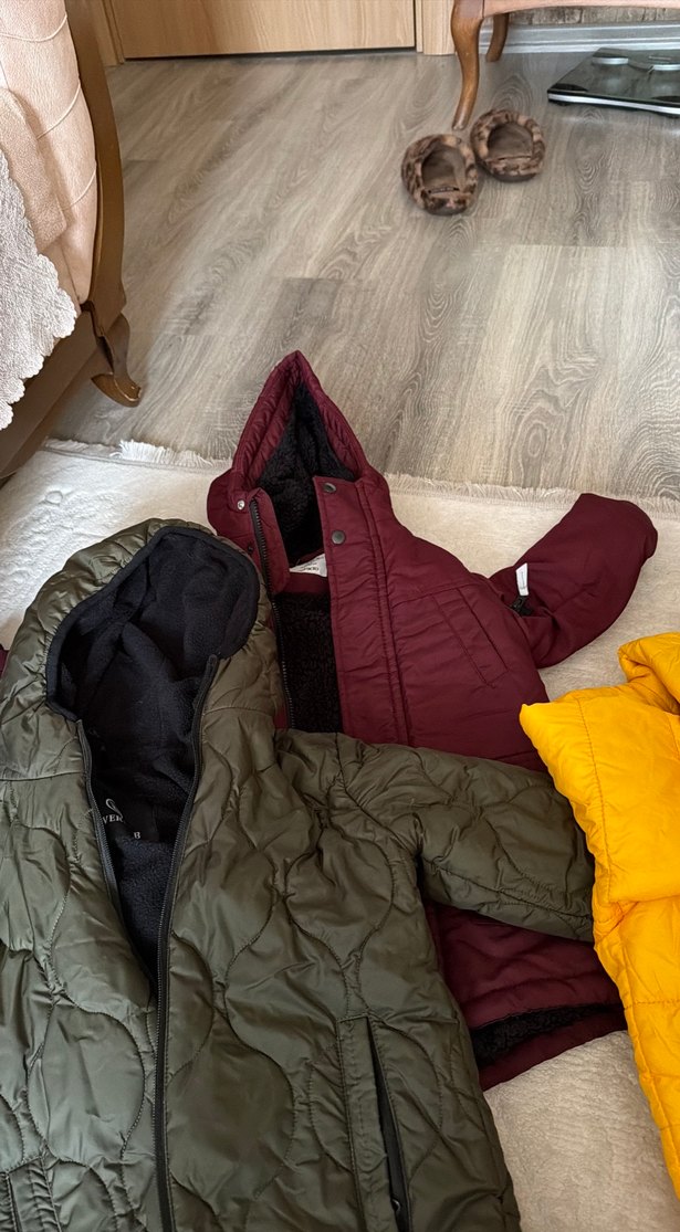 Sarı Kapüşonlu Fermuarlı Kadın Kışlık Yelek - Görsel 2