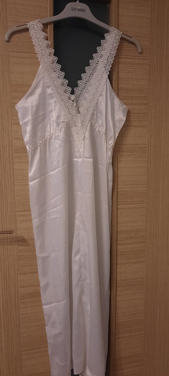 İşlemeli Beyaz Uzun Kadın Sabahlık - Görsel 4