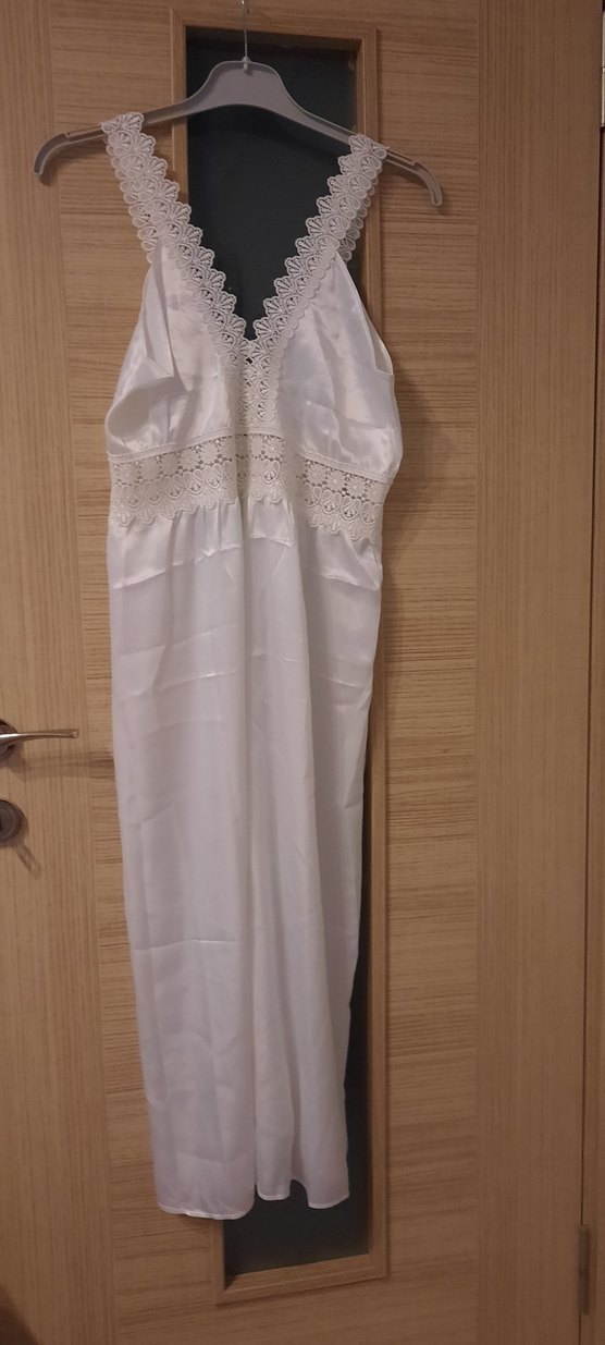 İşlemeli Beyaz Uzun Kadın Sabahlık - Görsel 2