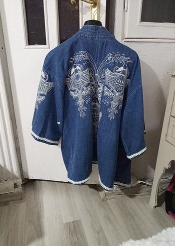 Mango Nakışlı Kemerli Kısa Kadın Kot Ceket