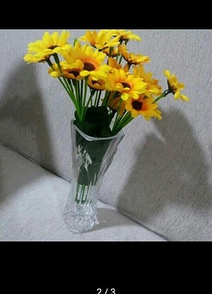 Çiçeğiyle vazo