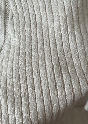 Beyaz Örgü Yüksek Yakalı Kadın Kazak - Görsel 3