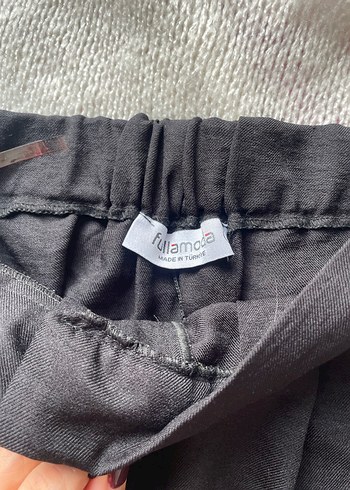 Kadın Siyah Yüksek Bel Keten Mini Şort - Görsel 3