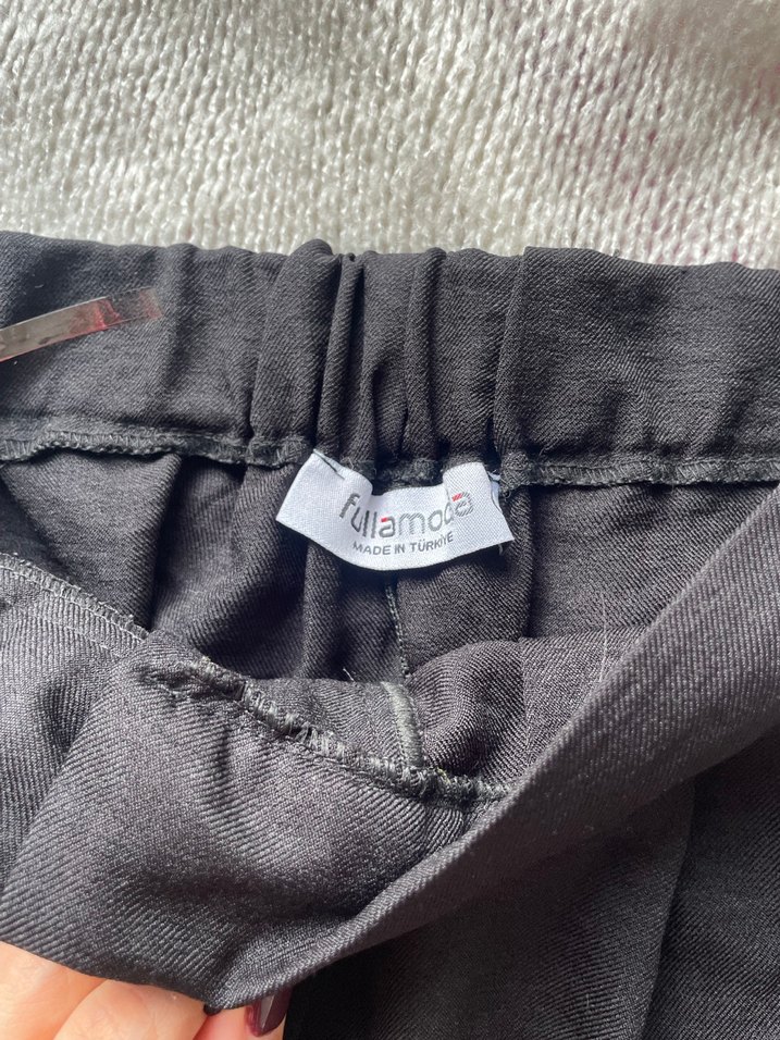 Kadın Siyah Yüksek Bel Keten Mini Şort - Görsel 3