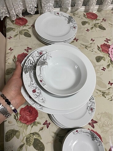 Güral Porselen Güral yemek takımı