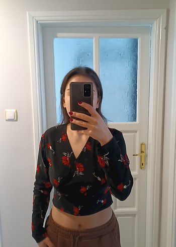 V y Yaka Crop Bluz - Görsel 2