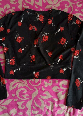 V y Yaka Crop Bluz - Görsel 3