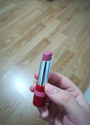 Rimmel London Salute Ruj