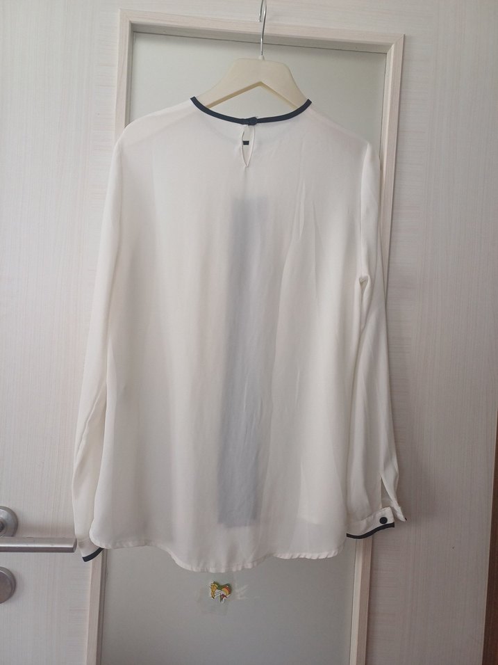 Beyaz Uzun Kollu Pilili Kadın Gömlek - Görsel 4