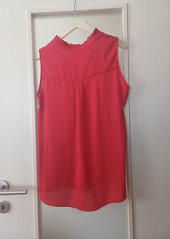 Kırmızı Fırfırlı V Yaka Kolsuz Bluz - Görsel 2