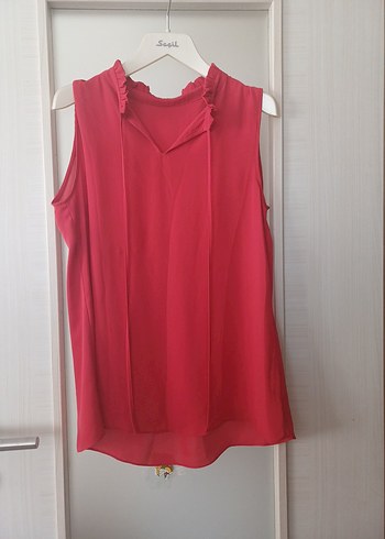 Kırmızı Fırfırlı V Yaka Kolsuz Bluz - Görsel 3