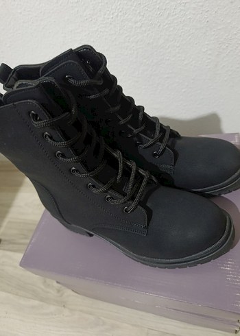 Siyah Gotik Blok Topuklu Kadın Bot - Görsel 2