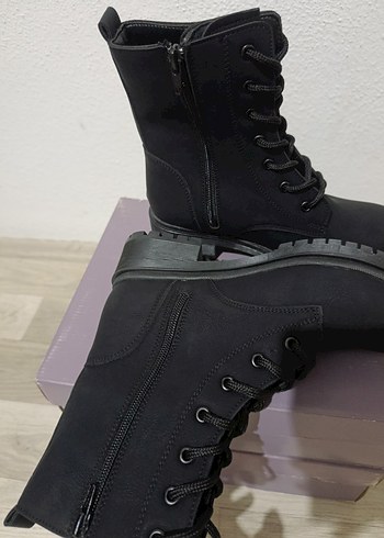 Siyah Gotik Blok Topuklu Kadın Bot - Görsel 3