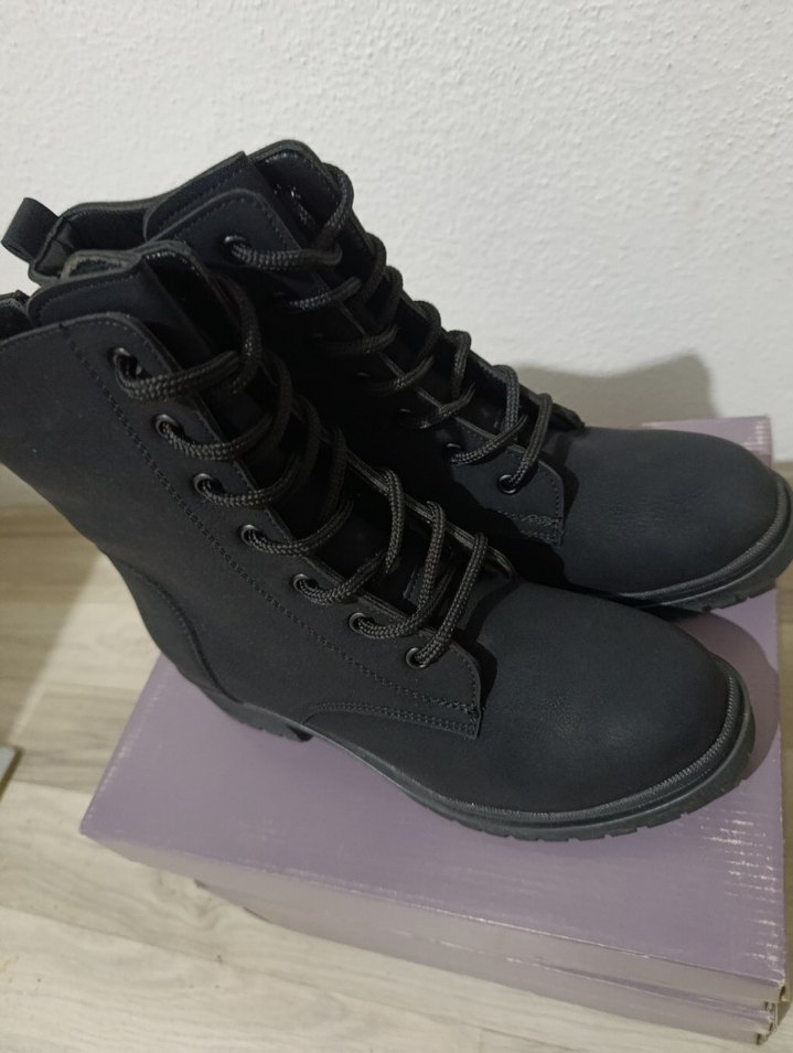 Siyah Gotik Blok Topuklu Kadın Bot - Görsel 2