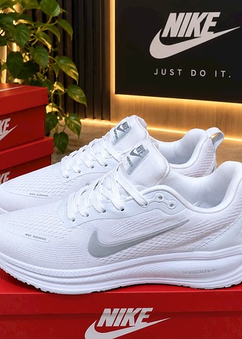 Nike Beyaz Kosu Ayakkabisi
