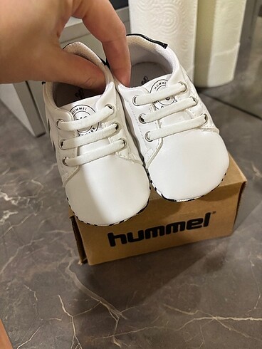 Hummel Hummel