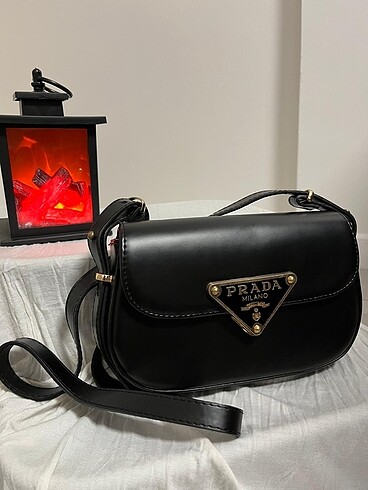 Prada model çanta