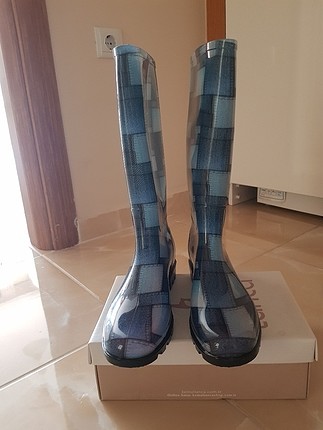 renkli yağmur botu