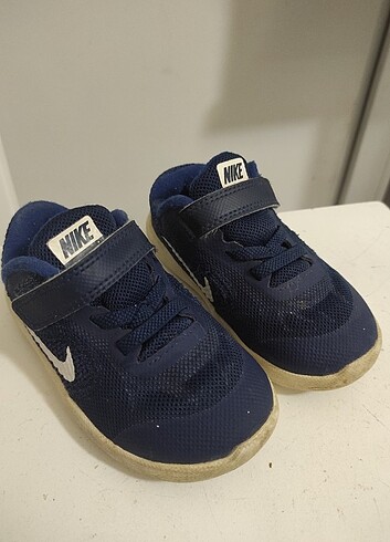 23 Beden Nike çocuk spor ayakkabı