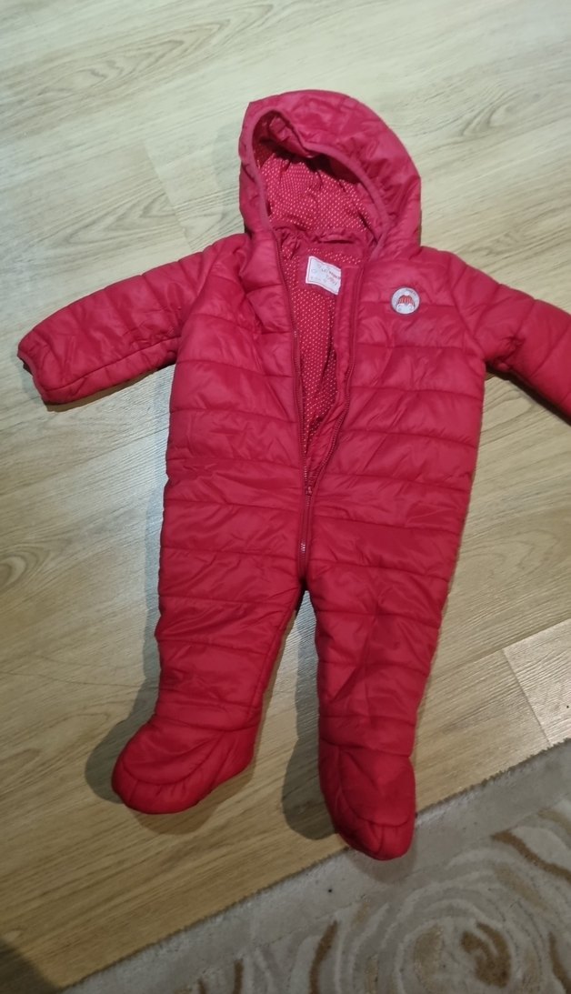 Kız Bebek Kırmızı Kapüşonlu Tulum - Görsel 2