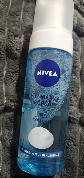 Nivea Nivea yüz temizleme köpüğü 