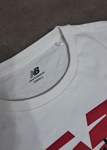 New Balance Beyaz Erkek Tişört - Görsel 2