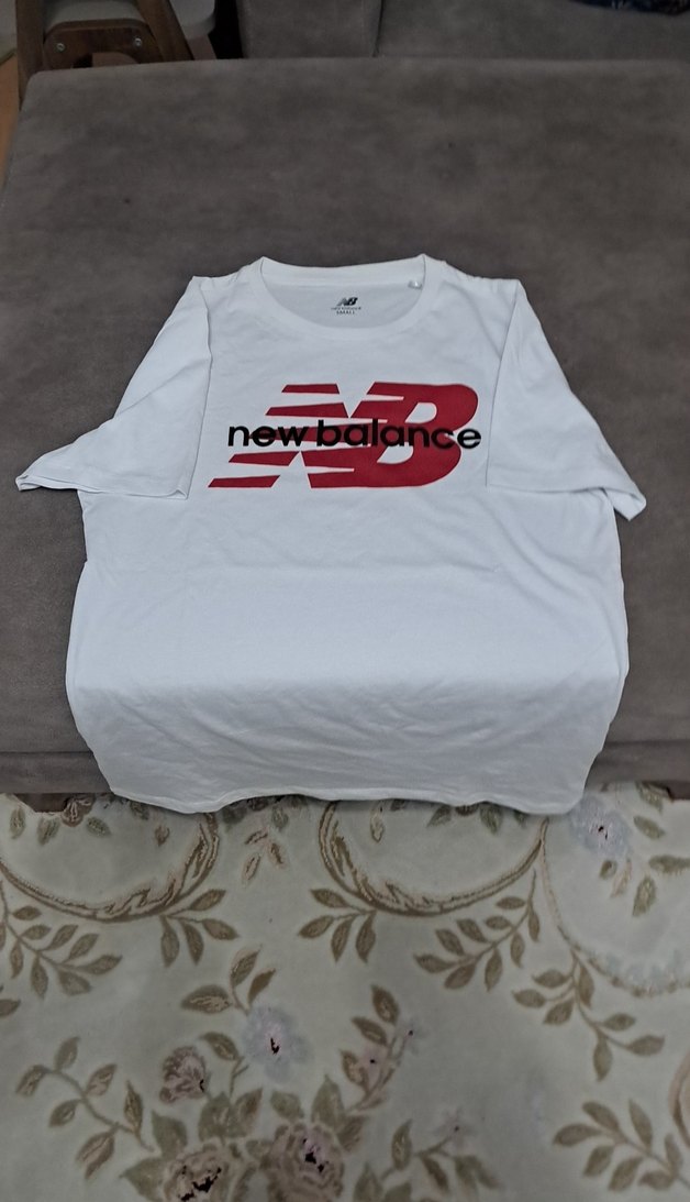 New Balance Beyaz Erkek Tişört - Görsel 3