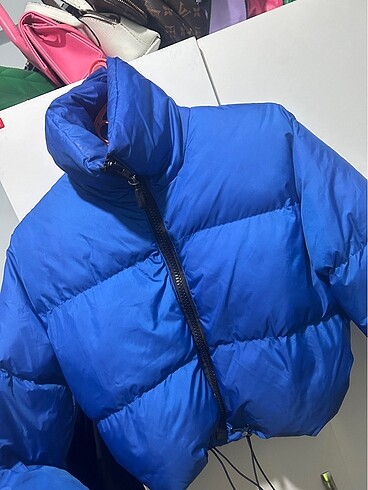 Crop şişme mont