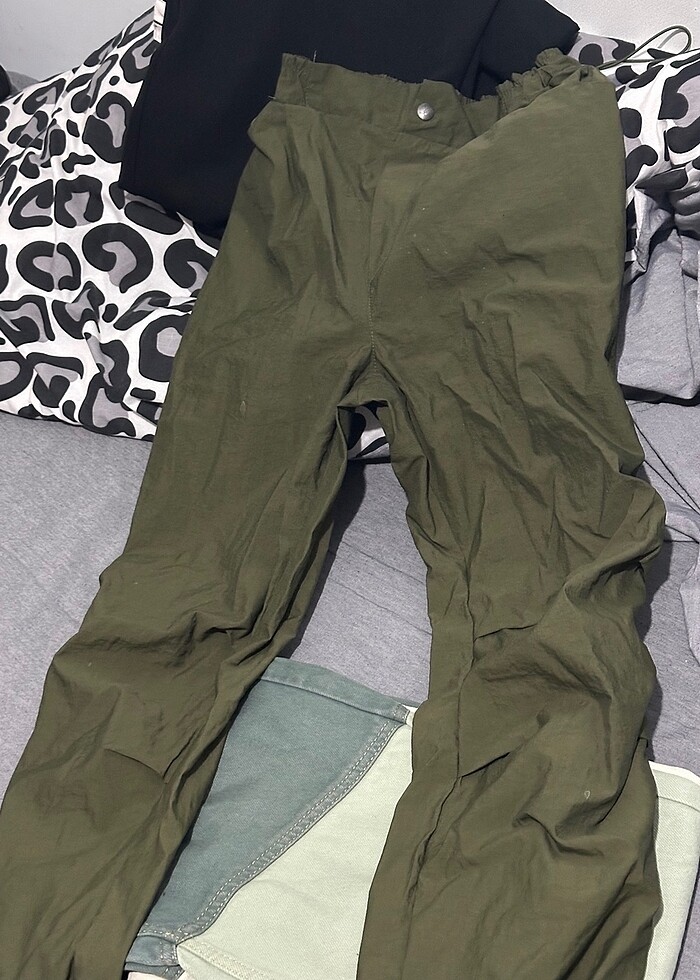 Bershka paraşüt pantolon - Görsel 3