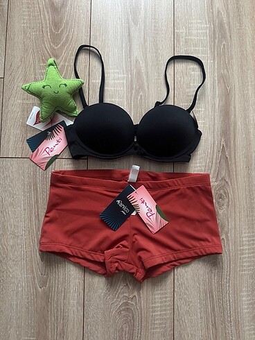 Şortlu bikini takım