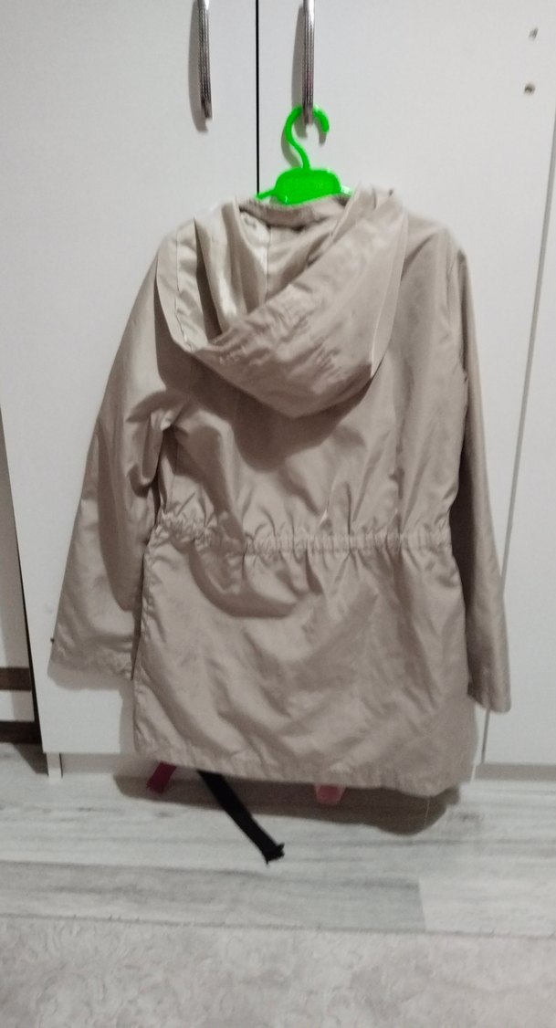 Bej Kemerli kız çocuk trençkot - Görsel 2