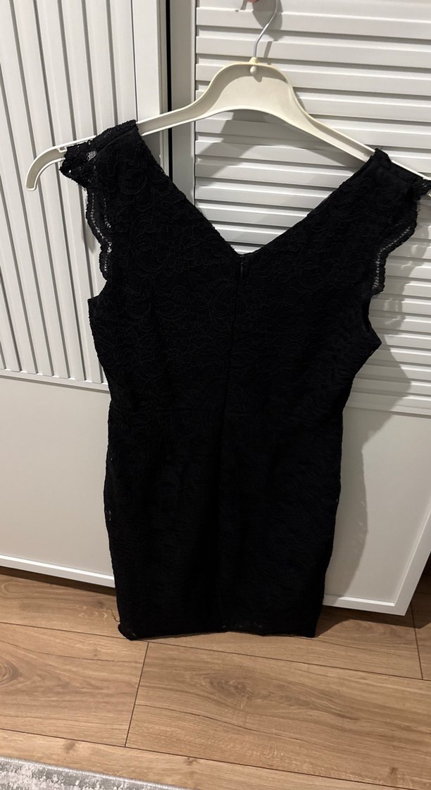 Siyah Dantel Detaylı Midi Elbise - Görsel 2