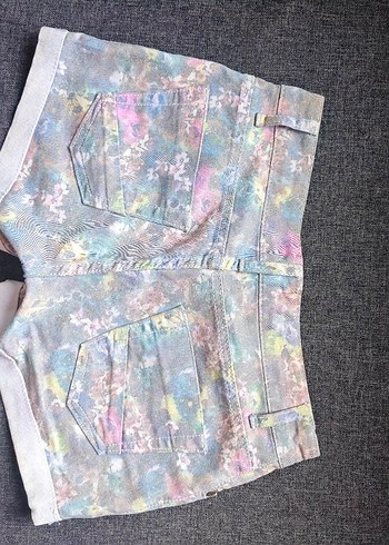 LC Waikiki Çiçekli mini kot şort