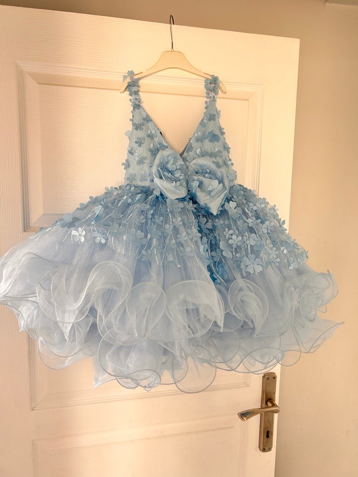 Kelebekli V Yaka Kız Çocuk Abiye Elbise - Görsel 2