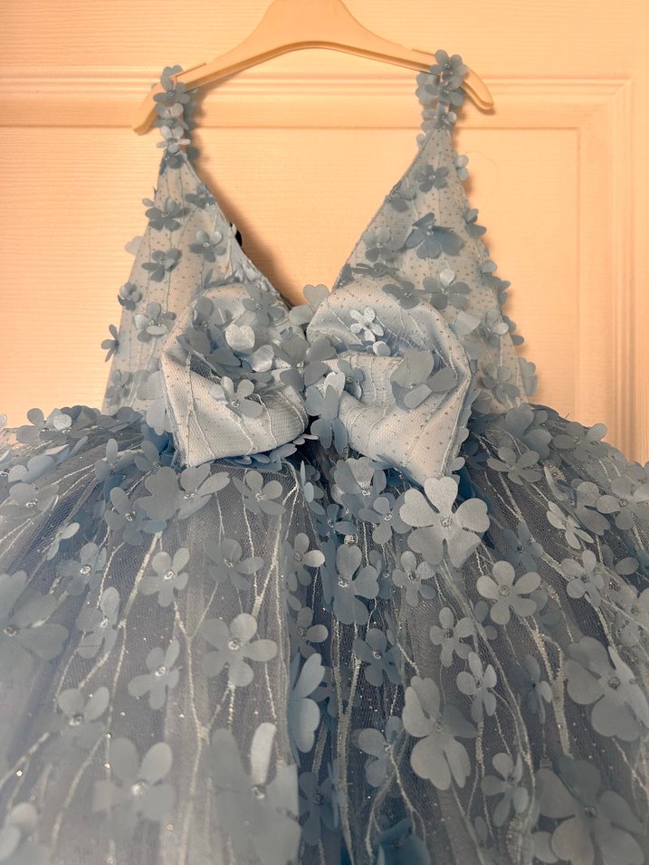 Kelebekli V Yaka Kız Çocuk Abiye Elbise - Görsel 3