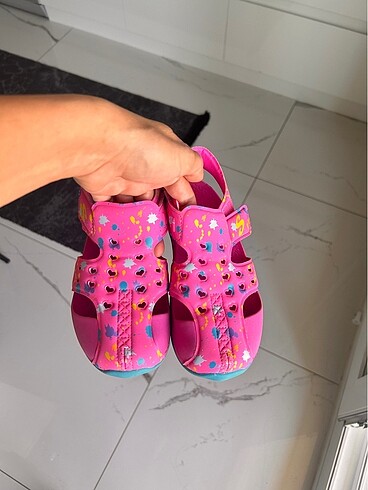 32 Beden çeşitli Renk Skechers Sandalet